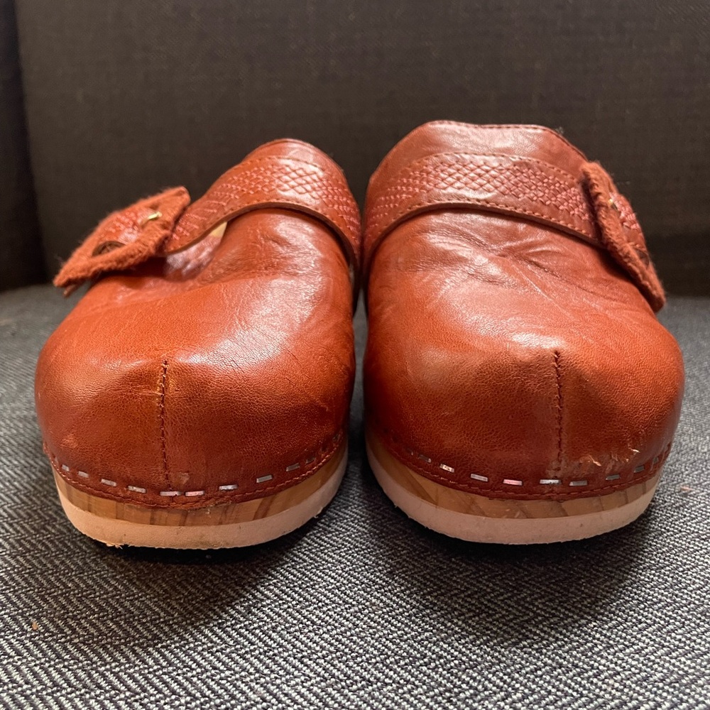 Kelsi Dagger Brooklyn Carve Mule Clog - Picture 3 of 10